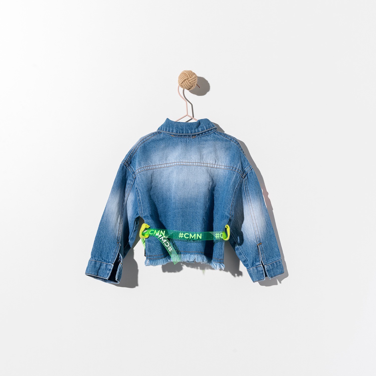 Denim jacket με σχέδια - Image 2
